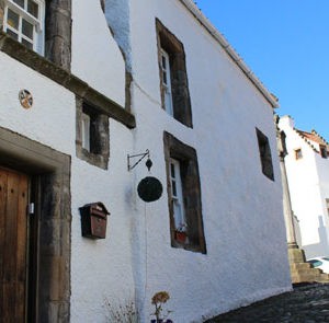 outlander filming locations tour image