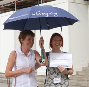 mary poppins tour - posing with the guide